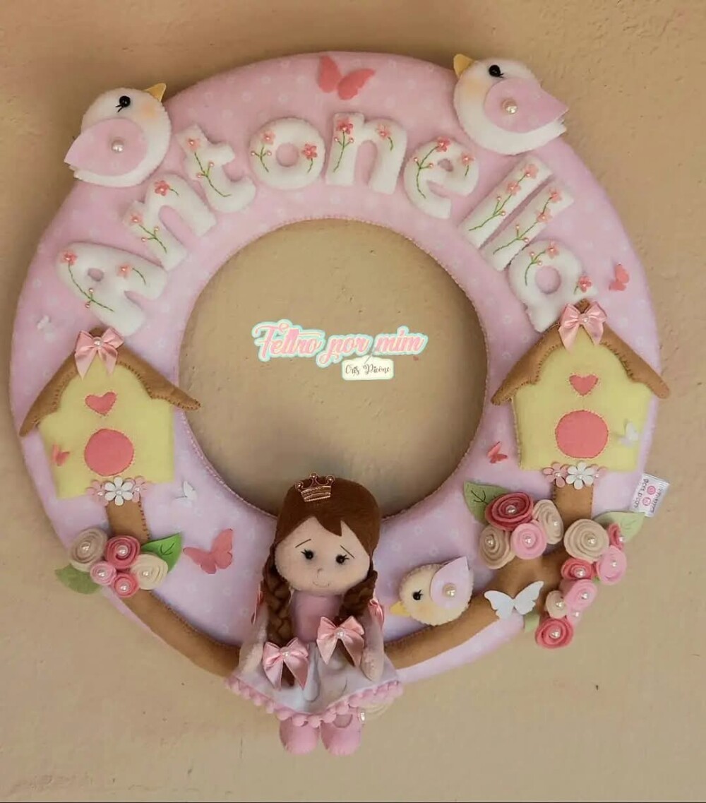 Guirlanda/ porta maternidade menina