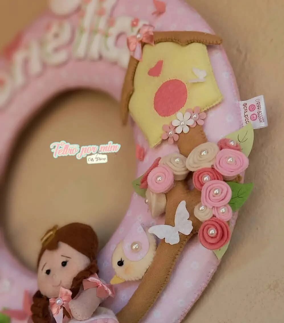 Guirlanda/ porta maternidade menina