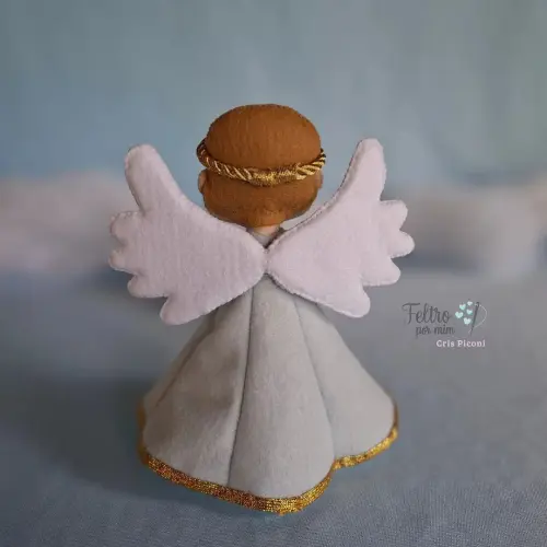 Anjinho em feltro 15 cm azul