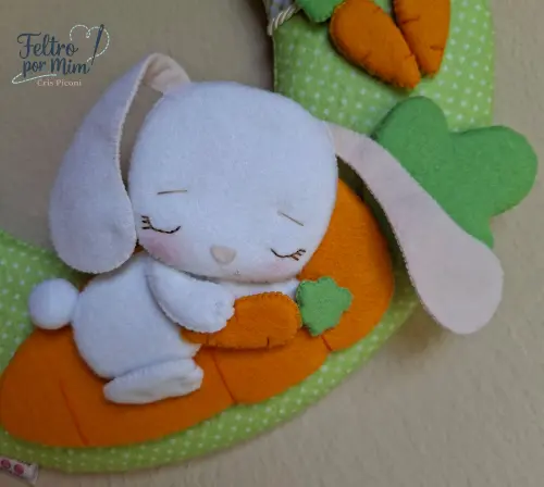 Guirlanda de Páscoa em feltro