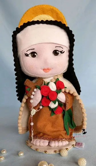 Santa Terezinha em feltro