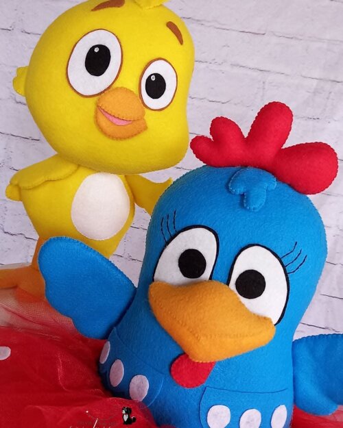 Galinha pitadinha e pintinho amarelinho