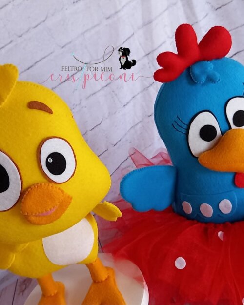 Galinha pitadinha e pintinho amarelinho