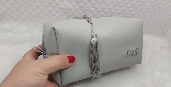 10 Necessaire
