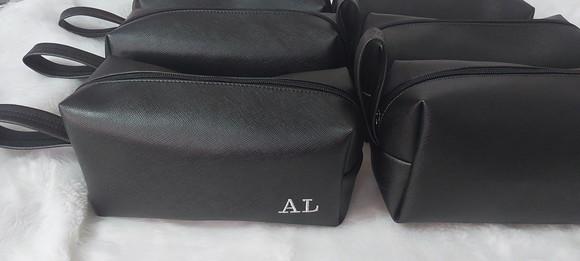 10 Necessaire com Alça Lateral