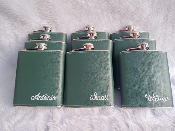 12 Cantil Prada Verde Bordado Dourado