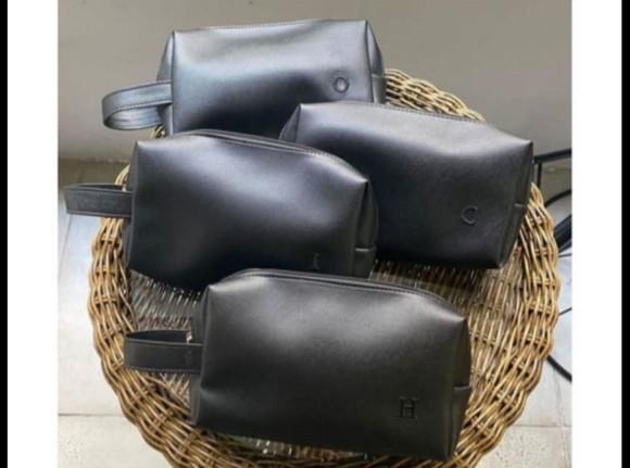 17 Necessaire Box m Preta