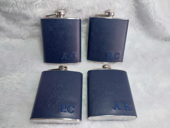 5 Cantil em Couro Azul Marinho
