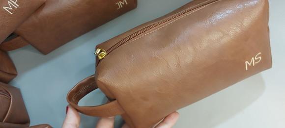 5 Necessaire em Couro Personalizada