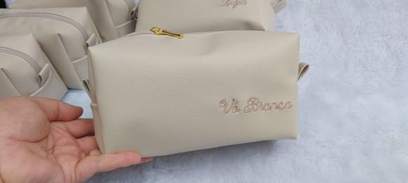 8 Necessaire em Couro Personalizada Cor Areia
