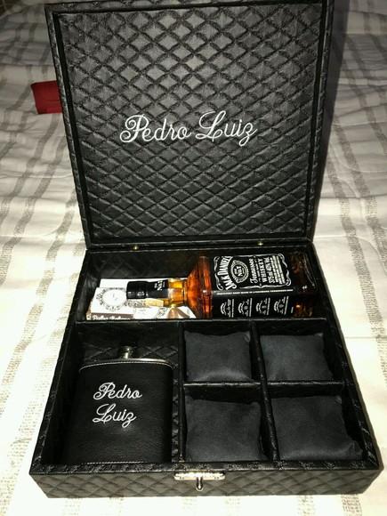 Caixa personalizada para padrinhos