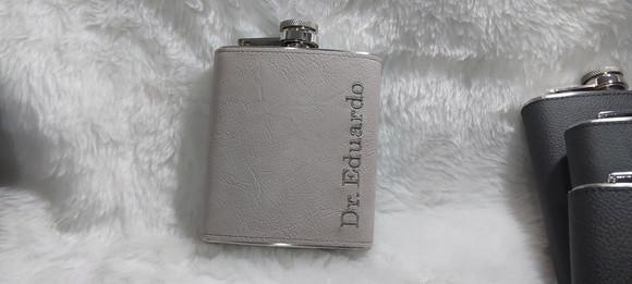 Cantil em Couro Liso Personalizado
