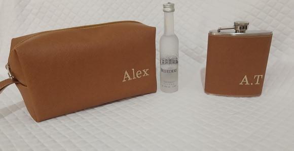Kit de cantil e nécessaire personalizado em couro