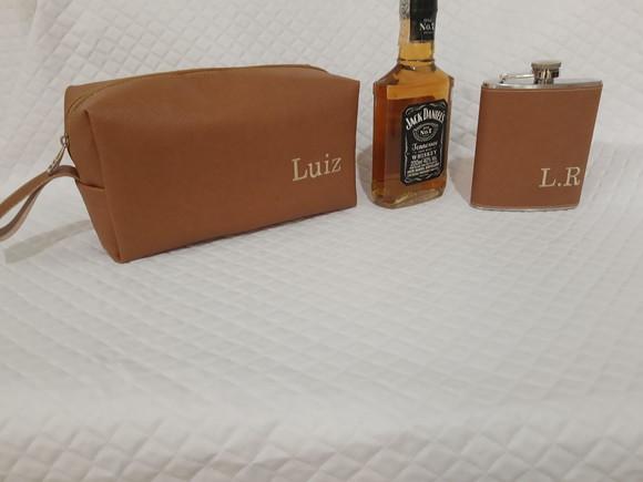 Kit de cantil e nécessaire personalizado em couro