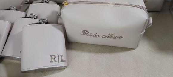 Kit Padrinho Nécessaire e Cantil em Couro.