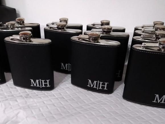 Kit Padrinho Nécessaire e Cantil em Couro.