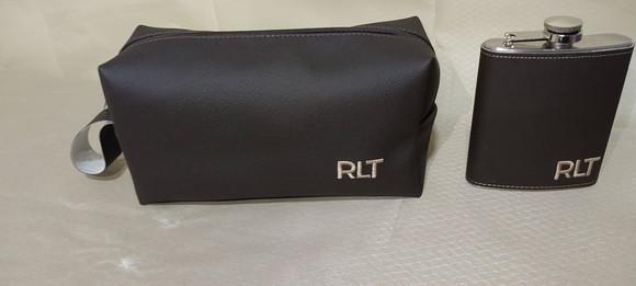 Kit Padrinho Nécessaire G e Cantil em Couro.