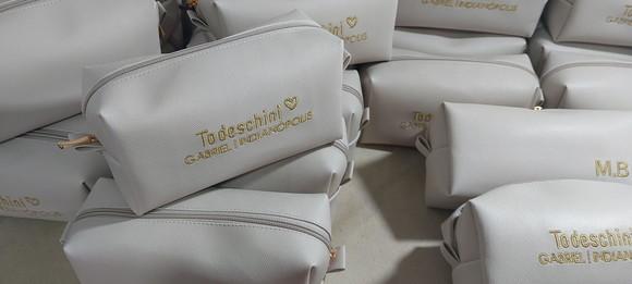 Necessaire Corporativa com Um Bordado