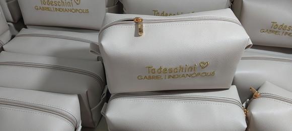 Necessaire Corporativa com Um Bordado