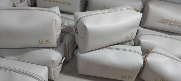 Necessaire Corporativa com Um Bordado