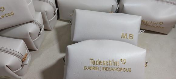 Necessaire Corporativa com Um Bordado