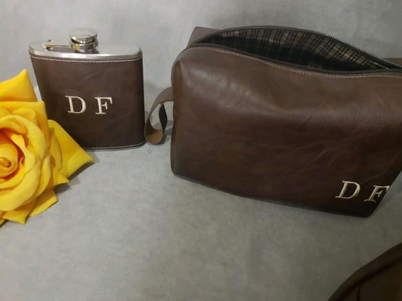 Necessaire e cantil em couro personalizado