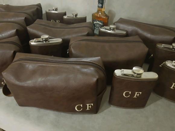 Necessaire e cantil em couro personalizado