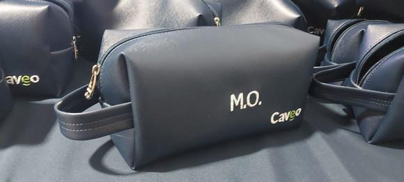 Necessaire em Couro Azul Marinho Alca Redonda