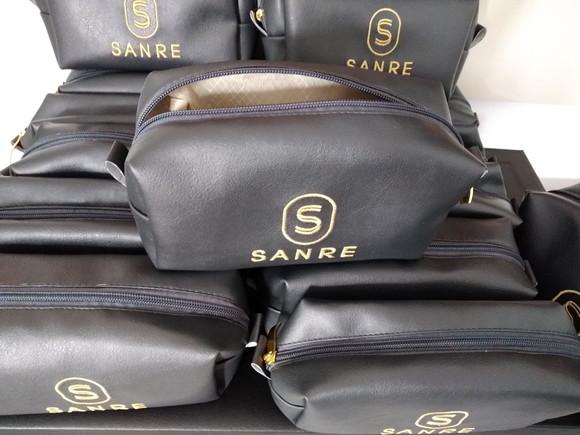 Necessaire em Couro com Logo Bordado Corporativo