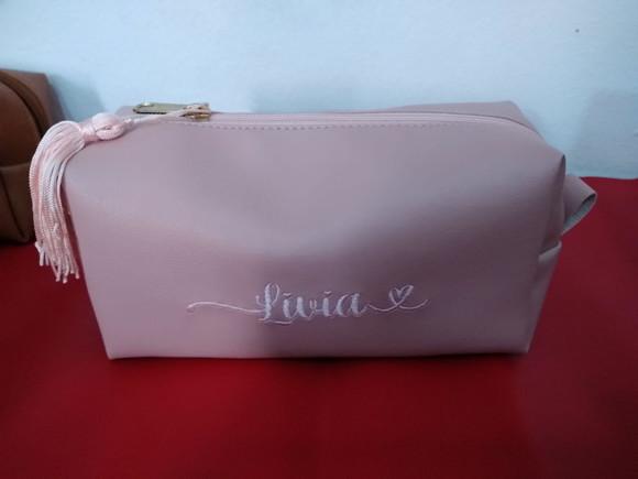 Necessaire em couro personalizada
