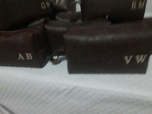 Necessaire em couro personalizada