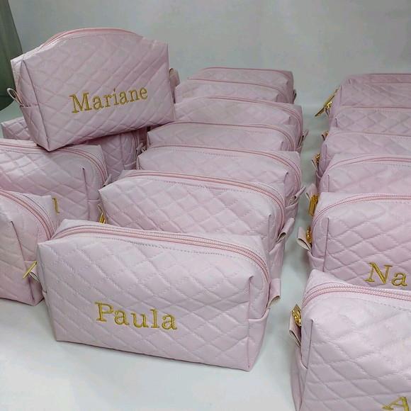 Necessaire em couro personalizada