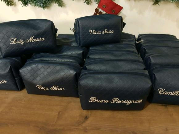 Necessaire em couro personalizada