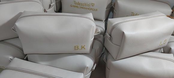 Necessaire em Couro Personalizada