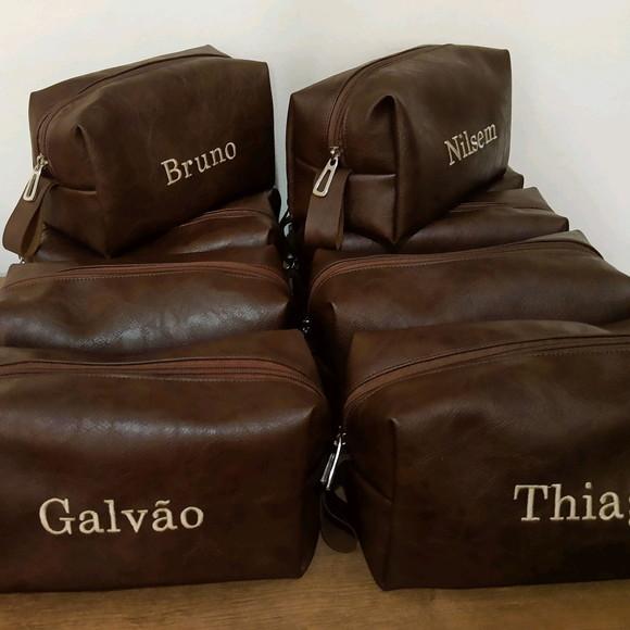 Necessaire em couro personalizada