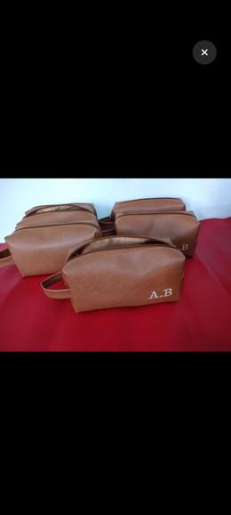 Necessaire em Couro Personalizada