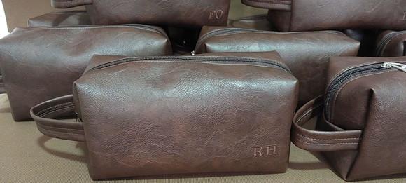 Necessaire em Couro Personalizada