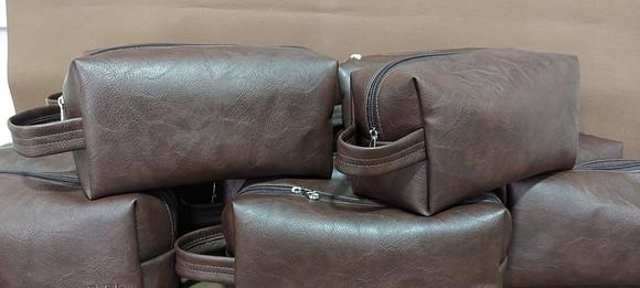 Necessaire em Couro Personalizada