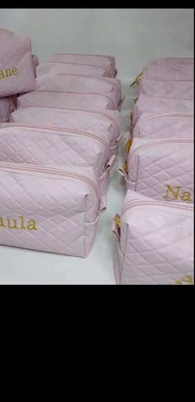 Necessaire em Couro Personalizada