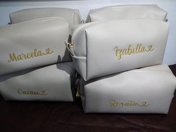 Necessaire em Couro Personalizada m