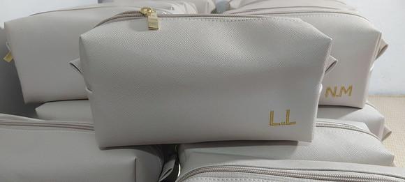 Necessaire em Couro Personalizada Cor Areia