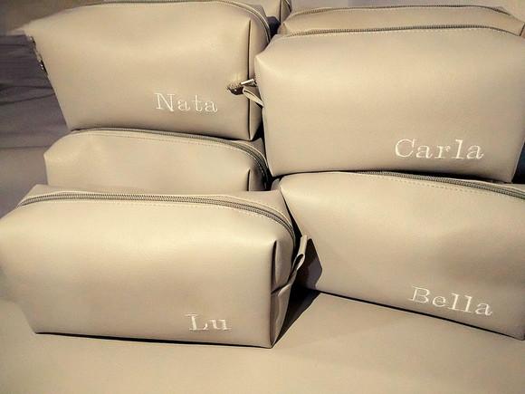 Necessaire Madrinha em Couro Fendi