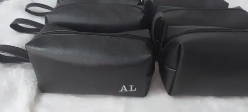10 Necessaire com Alça Lateral