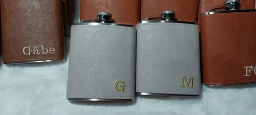 12 Cantil Prada Verde Bordado Dourado