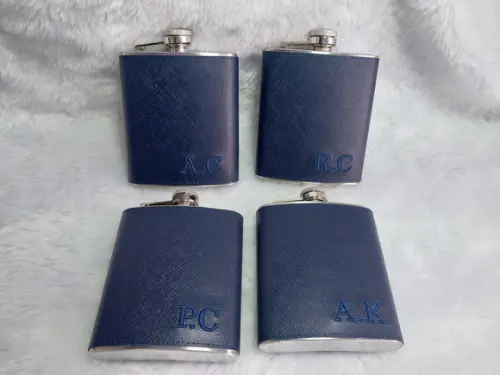 5 Cantil em Couro Azul Marinho