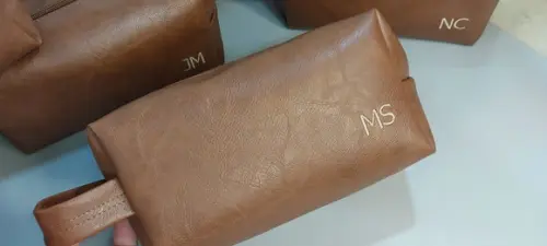 5 Necessaire em Couro Personalizada