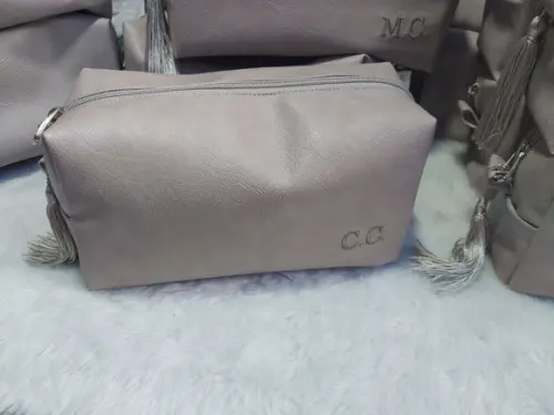 5 Necessaire em Couro Sintético Personalizada