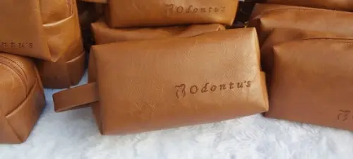 5 Necessaire em Couro Sintético Personalizada