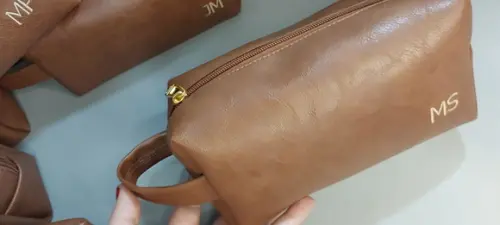 5 Necessaire em Couro Personalizada