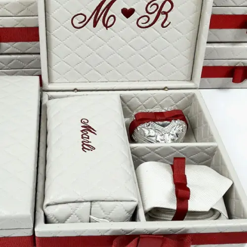 Caixa personalizada para padrinhos
